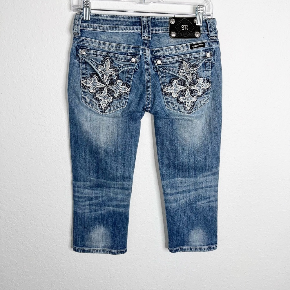 Miss Me Jeans Women 27 Capri Crop Embroidered Rhinestone Western CL
